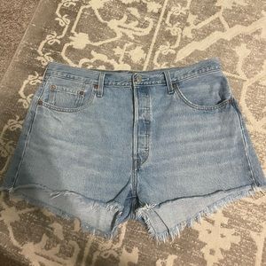Women’s high rise shorts